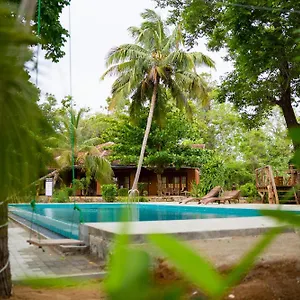 https://cottage.kandyhotelsnow.com